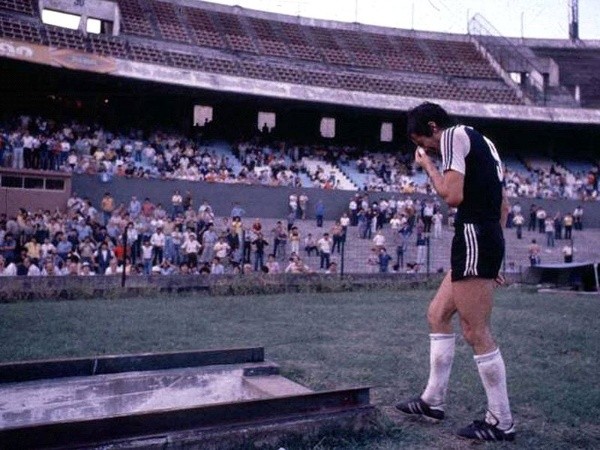 Racing descendió en 1983